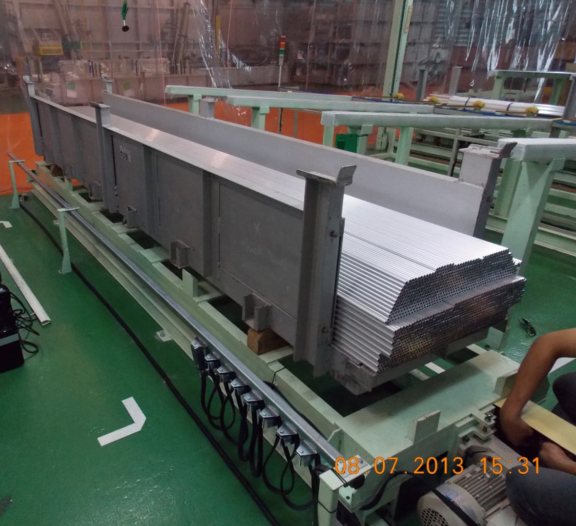 ออกแบบและผลิตรถเข็นและชั้นวางสไลด์สำหรับงานแพ็คกิ้ง (Cartruck & Slide Rack)